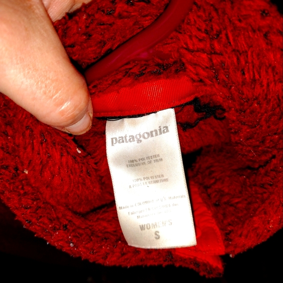 Women's Patagonia small so deep red pullover - Picture 3 of 3